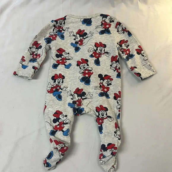 Disney - Minnie Mouse - long sleeve convertible footed newborn sleeper/romper. - Picture 4 of 4